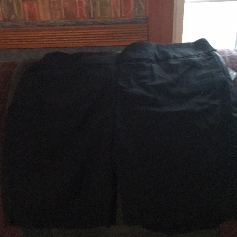 Christopher & Banks Black Capri size 22